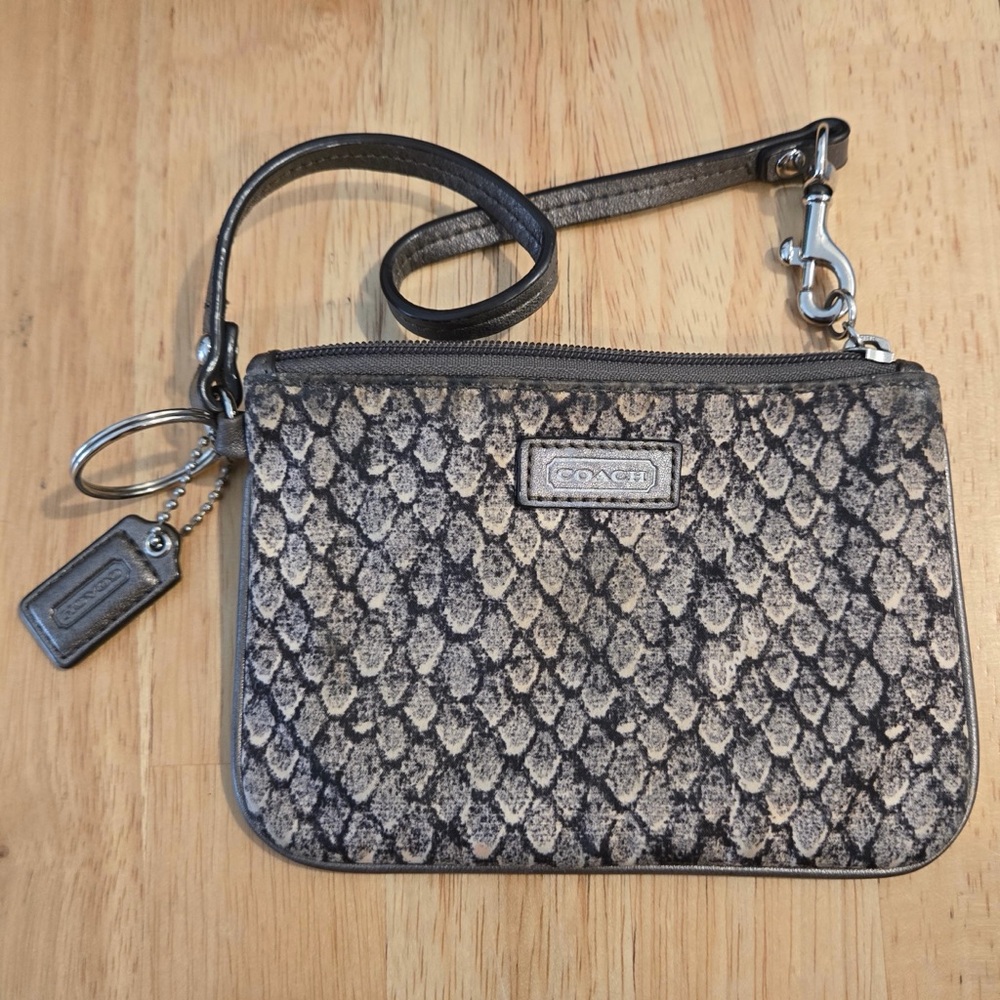Coach Snakeskin Wristlet Brown‎ Pattern Print Sateen Cloth Small Wallet Hang Tag